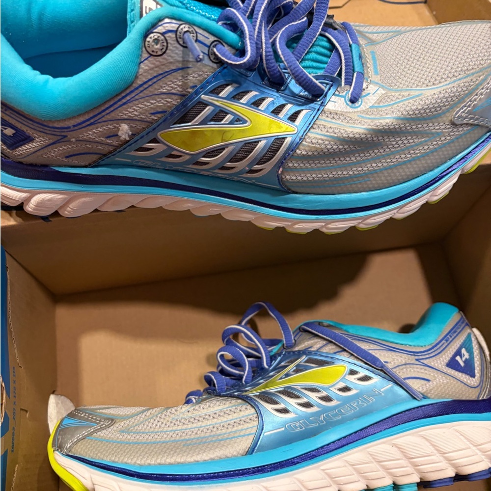 Brand New Brooks Turquoise and Gray Athletic Shoes - Picture 4 of 6